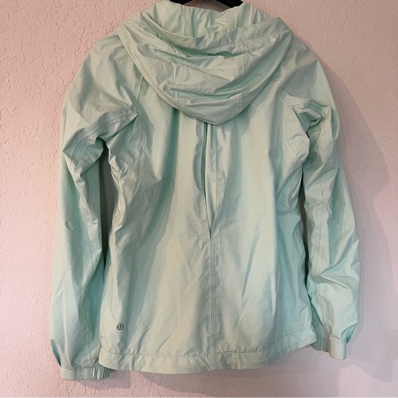 Lululemon Rise & Shine Jacket II, Sea Mist, Size 8 - Picture 6 of 7